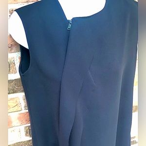 Vince. Black Sleeveless Off Center Zipper With One Lapel Front . Woman’s Size S